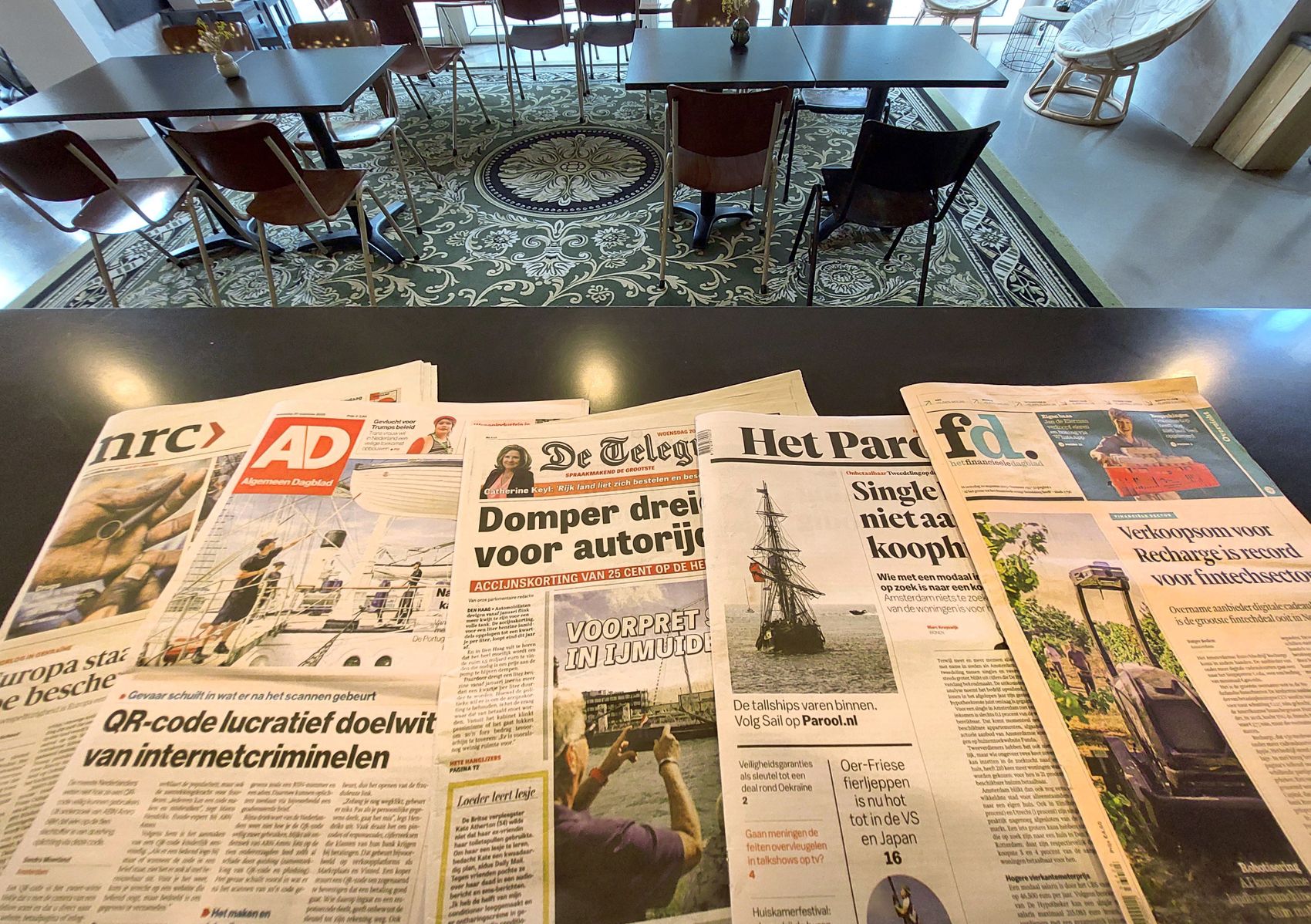 Derde  ronde cao Uitgeverijbedrijf: Onderhandelen met twee olifanten in de kamer 